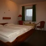 Garni Zur Post * Utersum