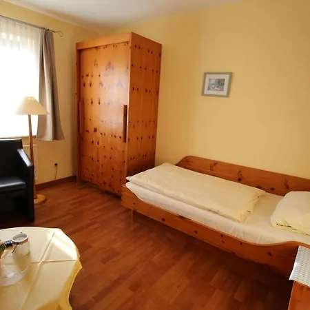 Hotel Garni Zur Post Utersum